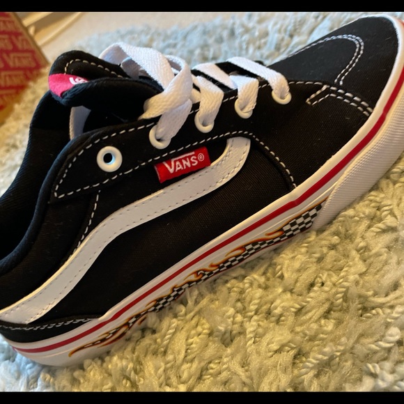 Vans Filmore Flame Sneakers for Kids - Picture 2 of 7